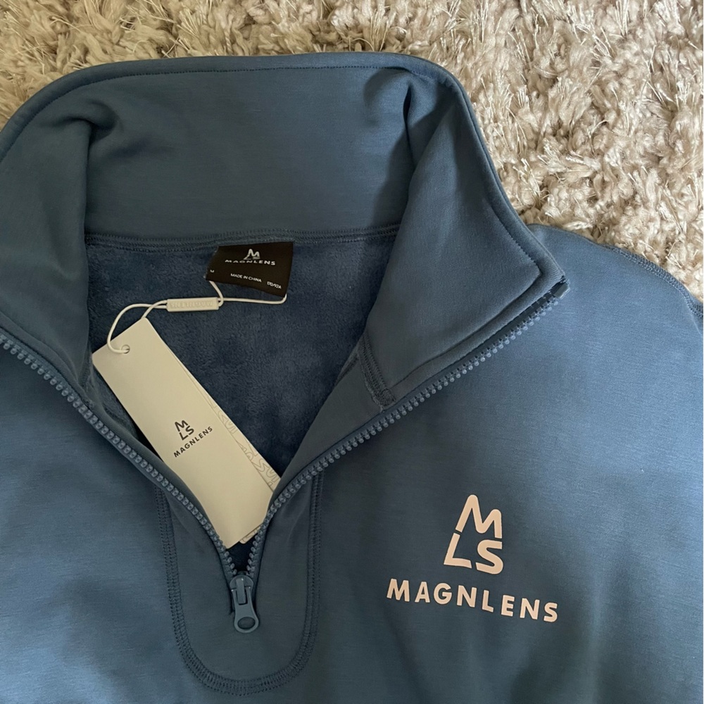 Magnlens Women’s Lady’s Club Cropped Hoodie size medium - Picture 5 of 6